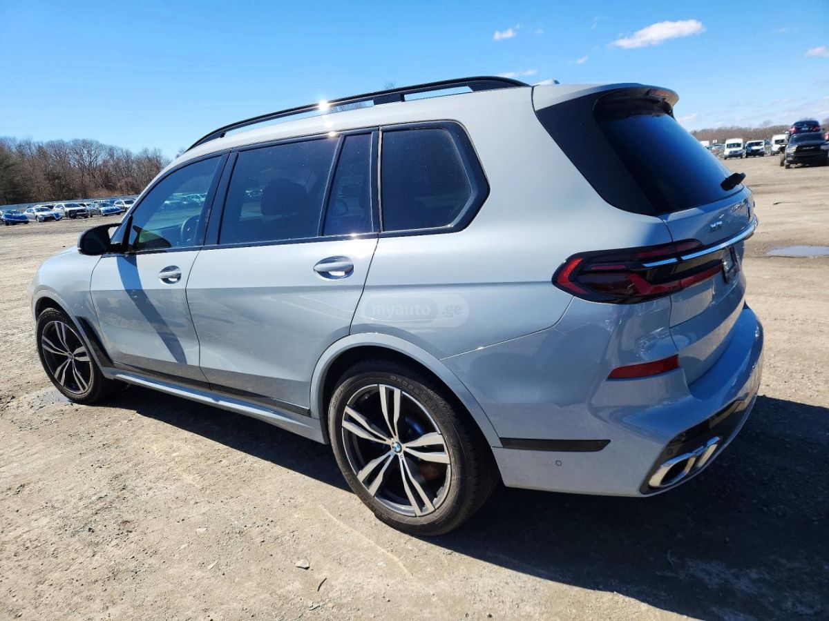 BMW X7 - фото 2