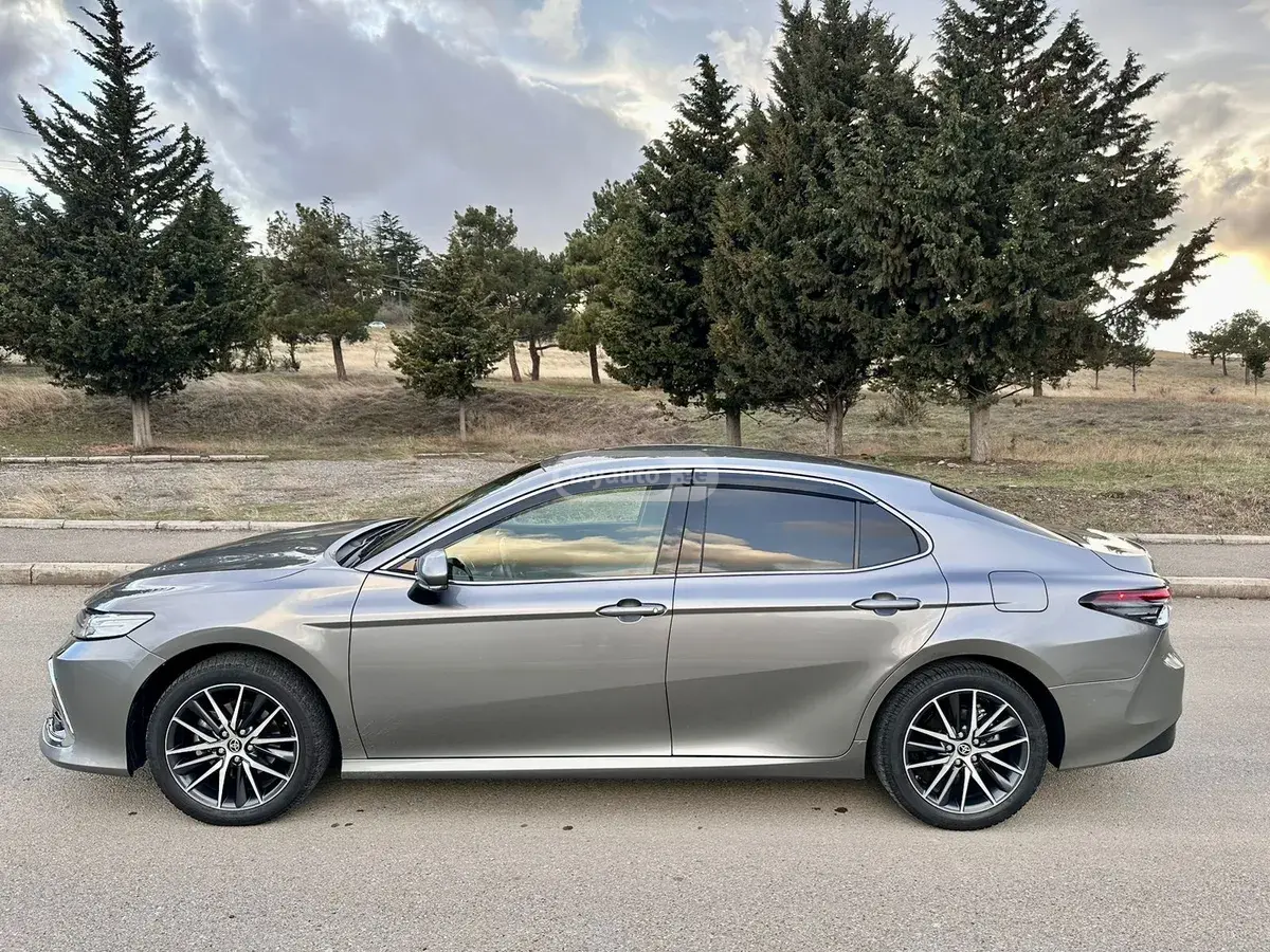 نمای دیگر Toyota 2021