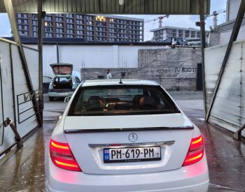 Mercedes-BenzC 250