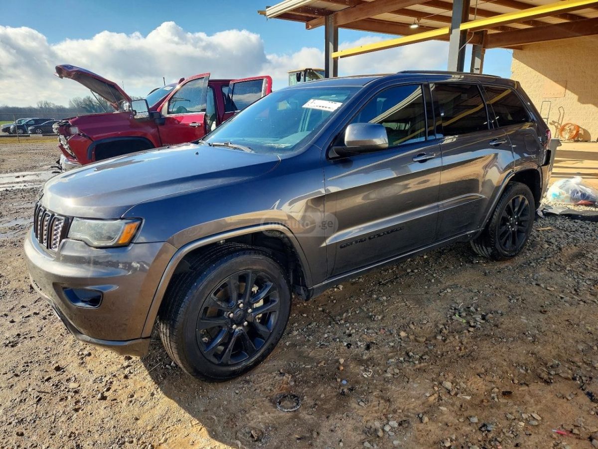 Jeep Grand Cherokee - фото 1