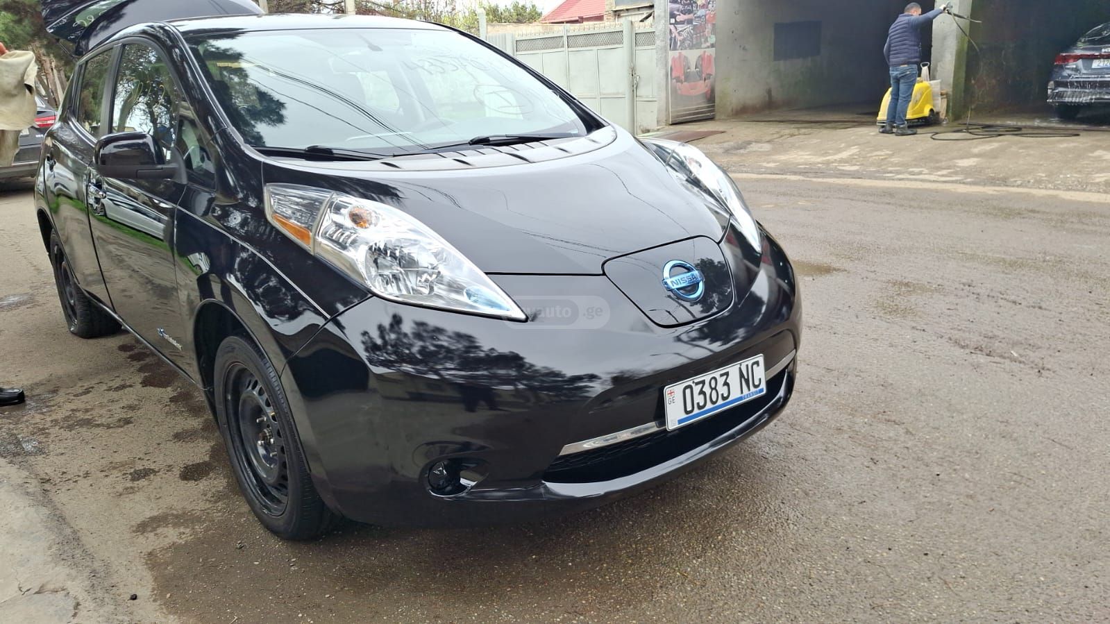Nissan Leaf - фото 2