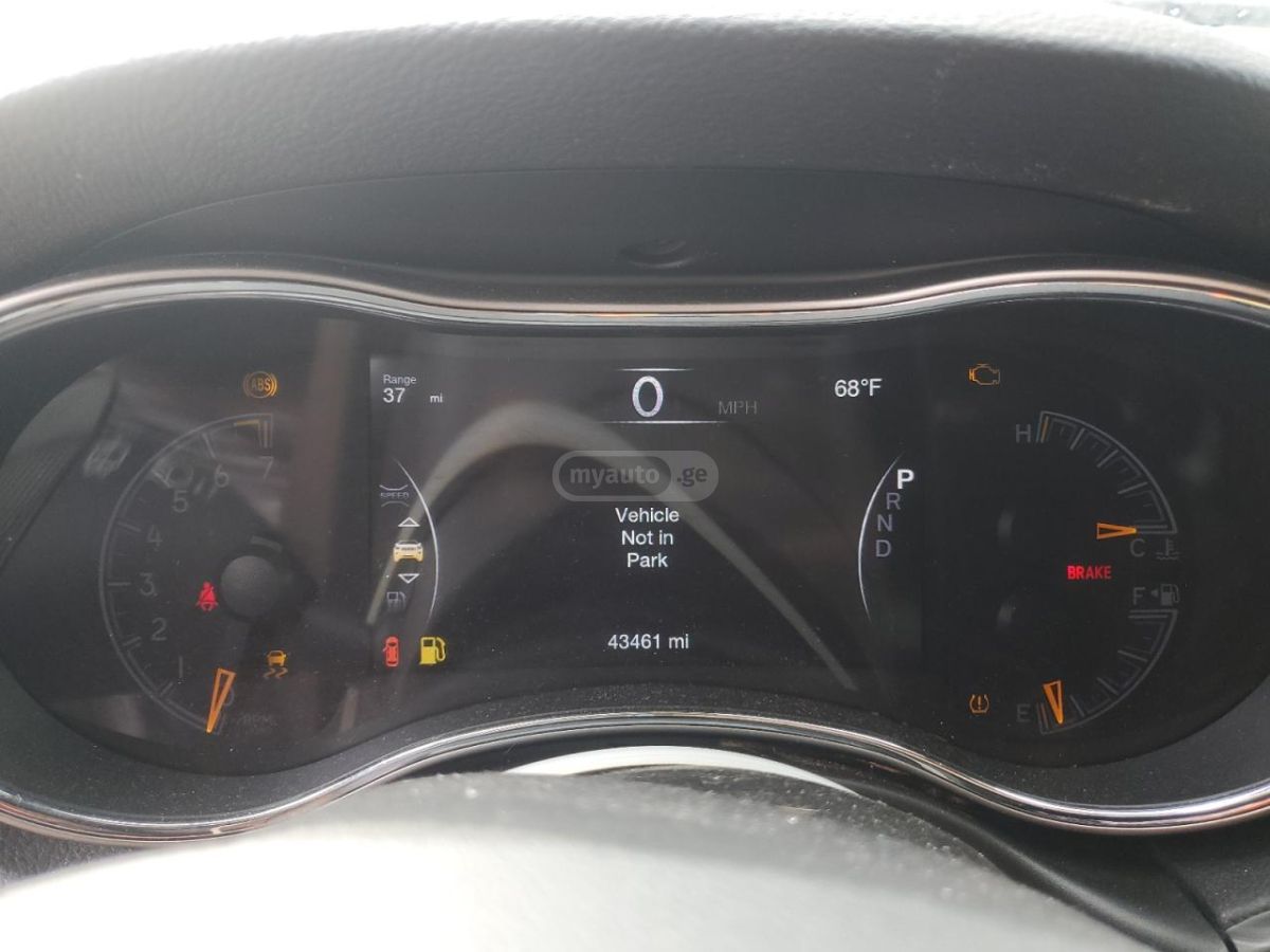 Jeep Grand Cherokee - фото 9