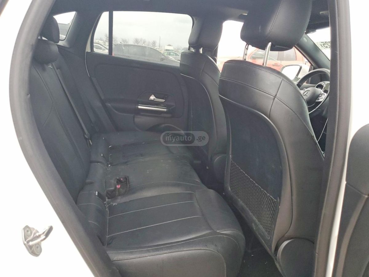 Mercedes-Benz GLA 250 - фото 13