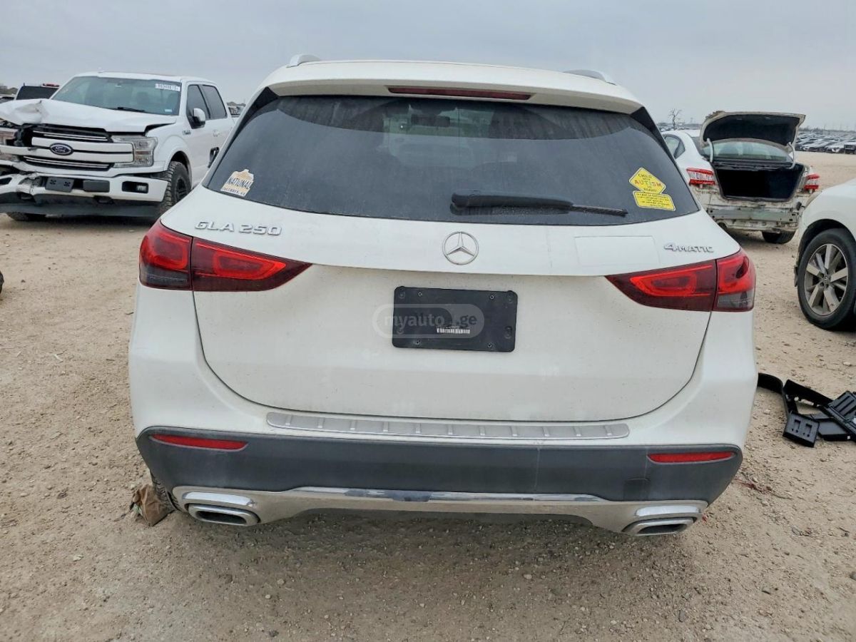 Mercedes-Benz GLA 250 - фото 8