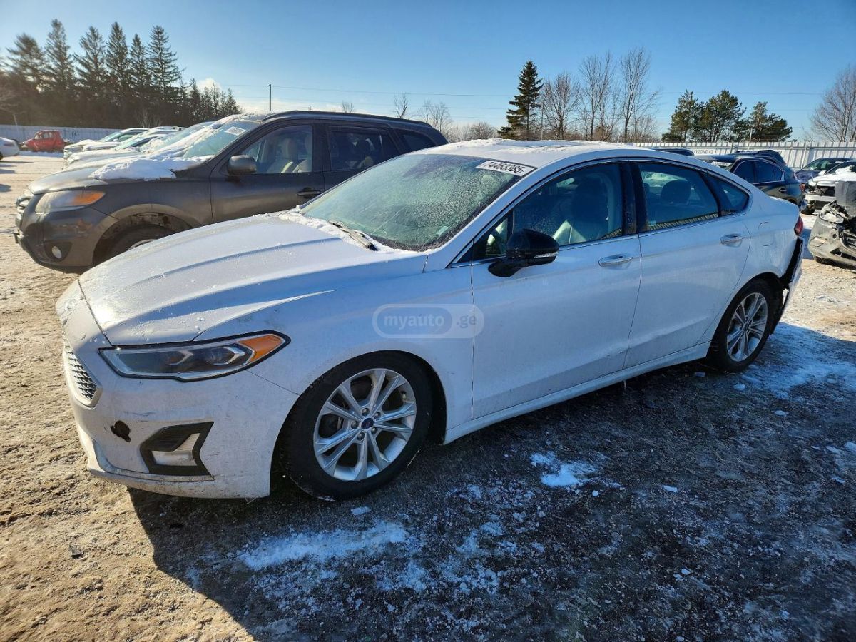 Ford Fusion - фото 1