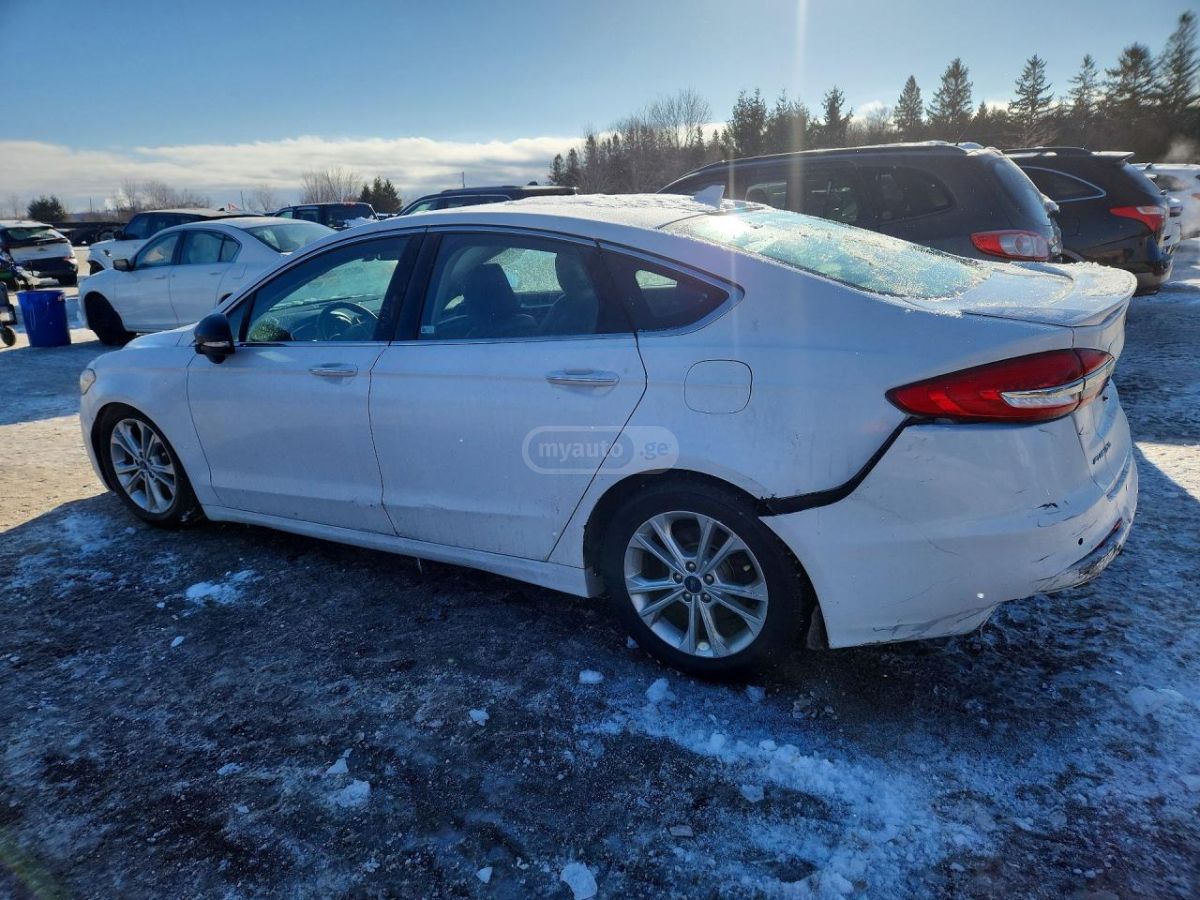 Ford Fusion - фото 2