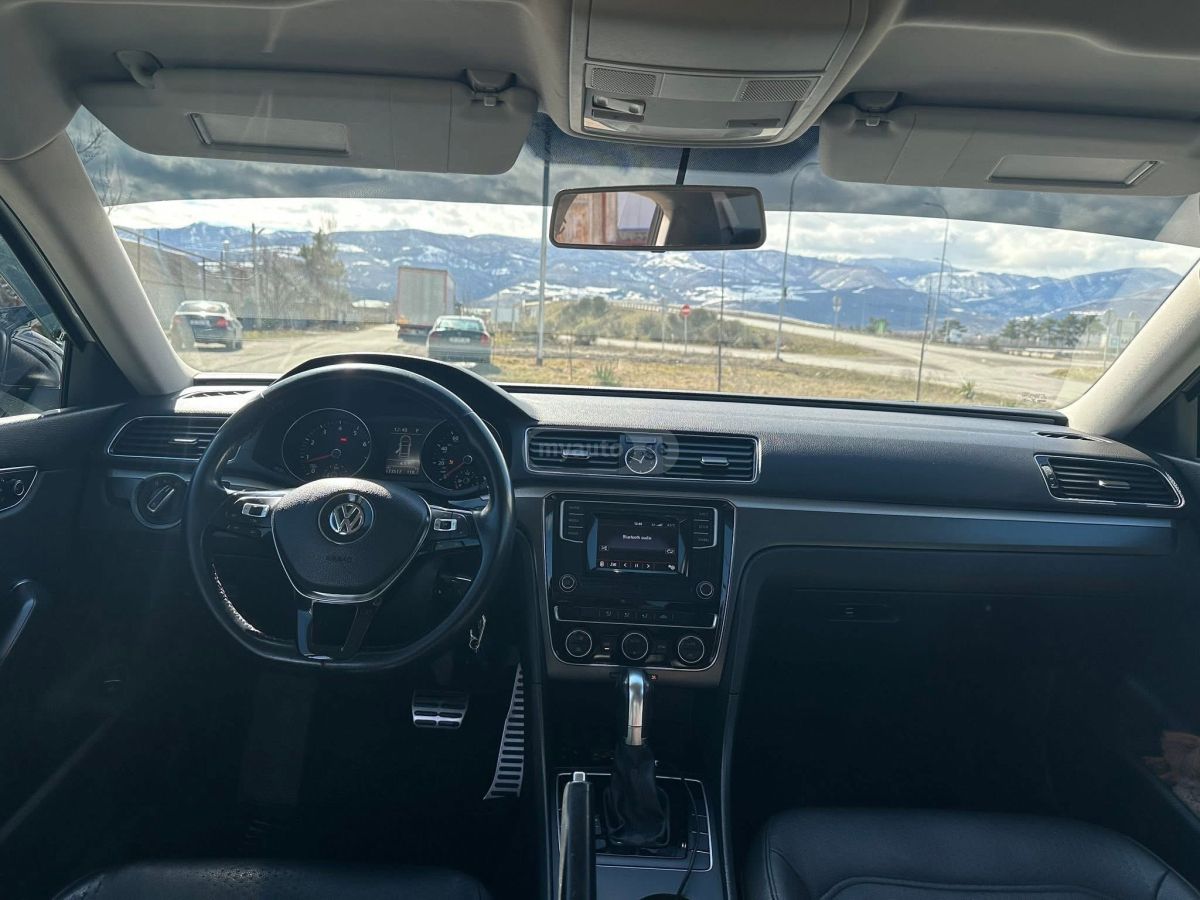 Volkswagen Passat - фото 6