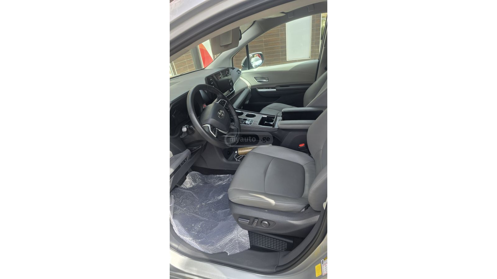 Toyota Sienna - фото 13