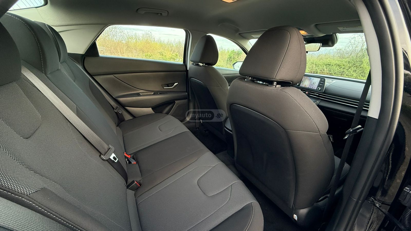 Hyundai Elantra - фото 10