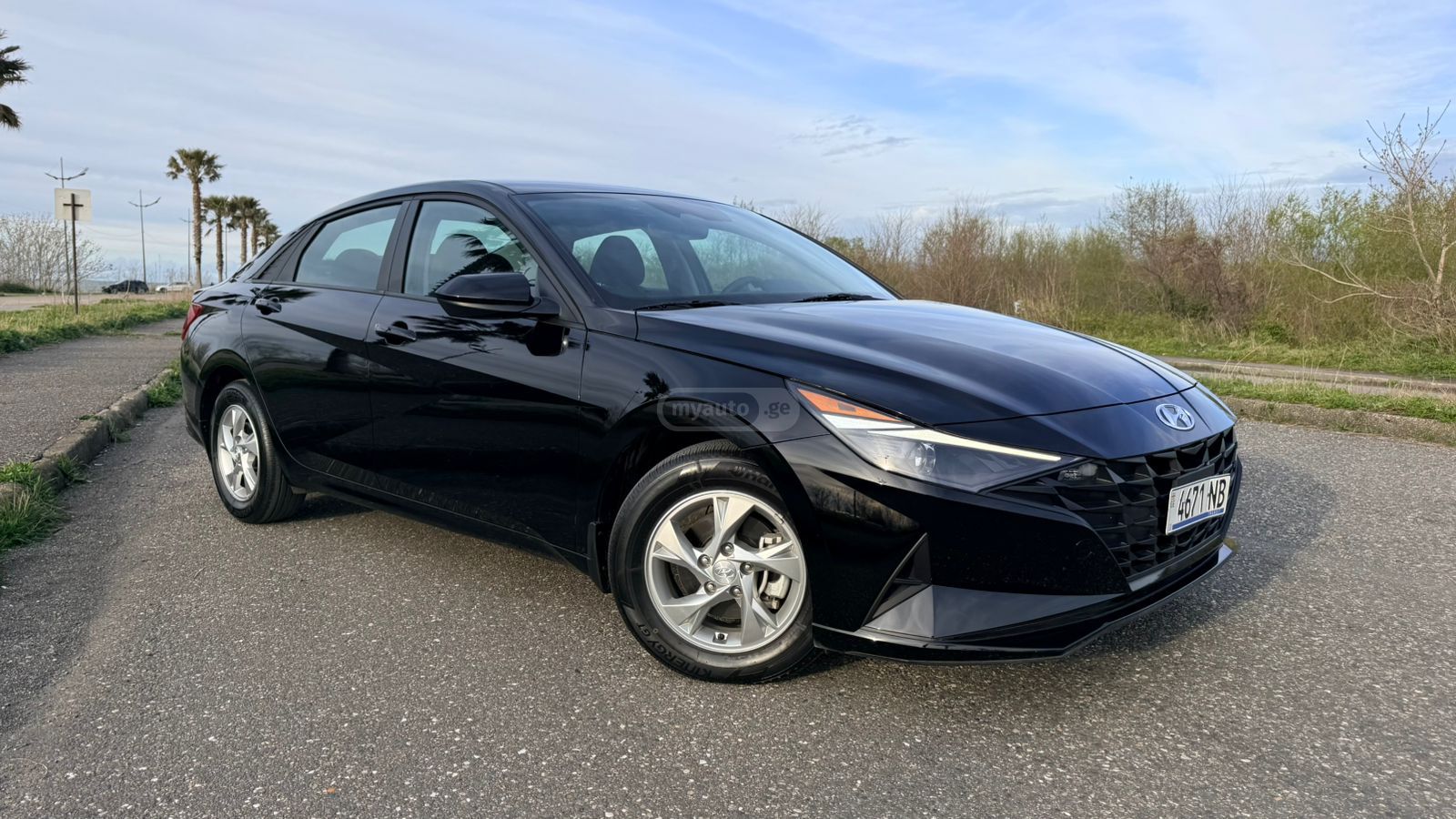 Hyundai Elantra - фото 3