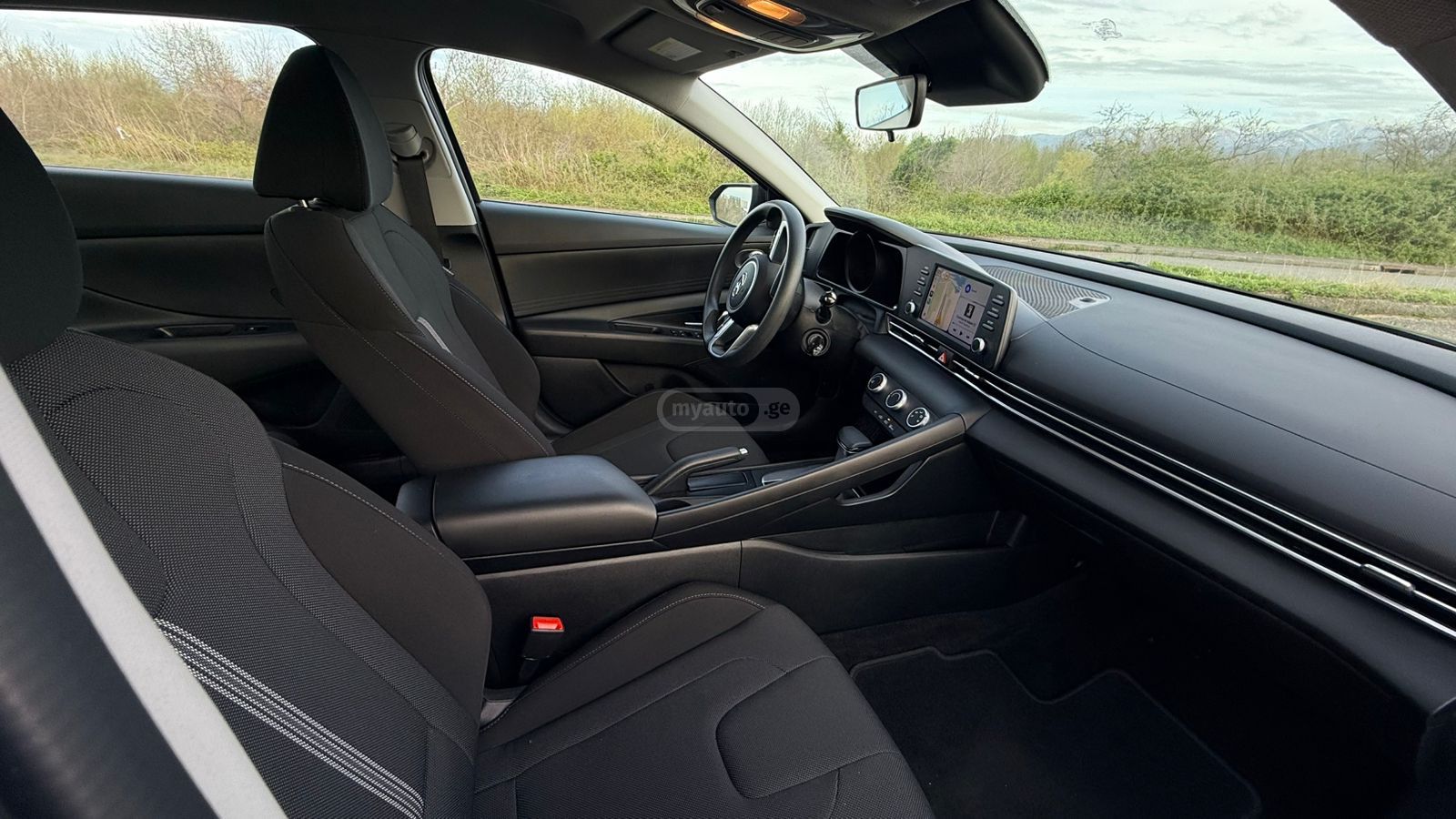 Hyundai Elantra - фото 8