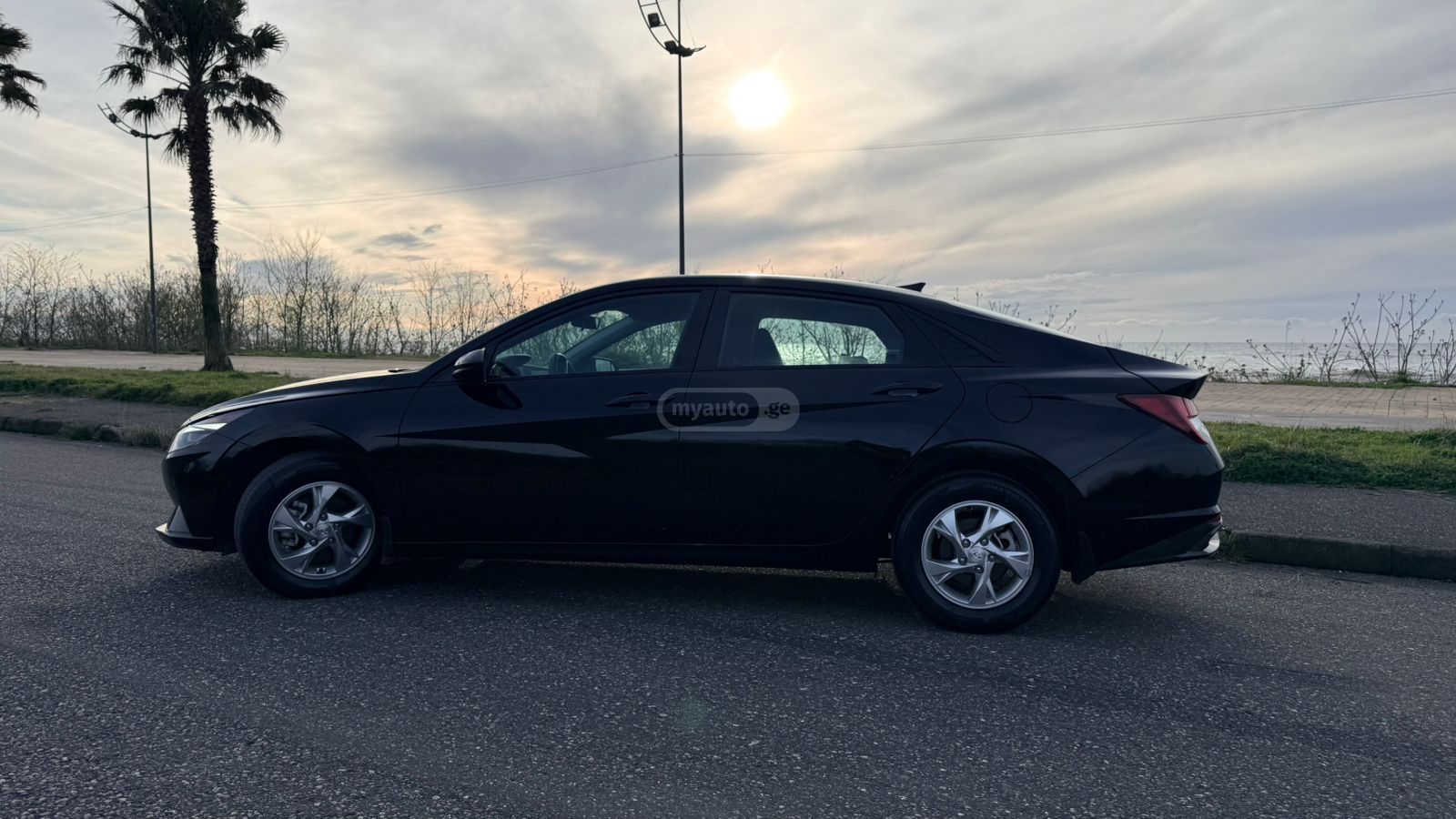 Hyundai Elantra - фото 9