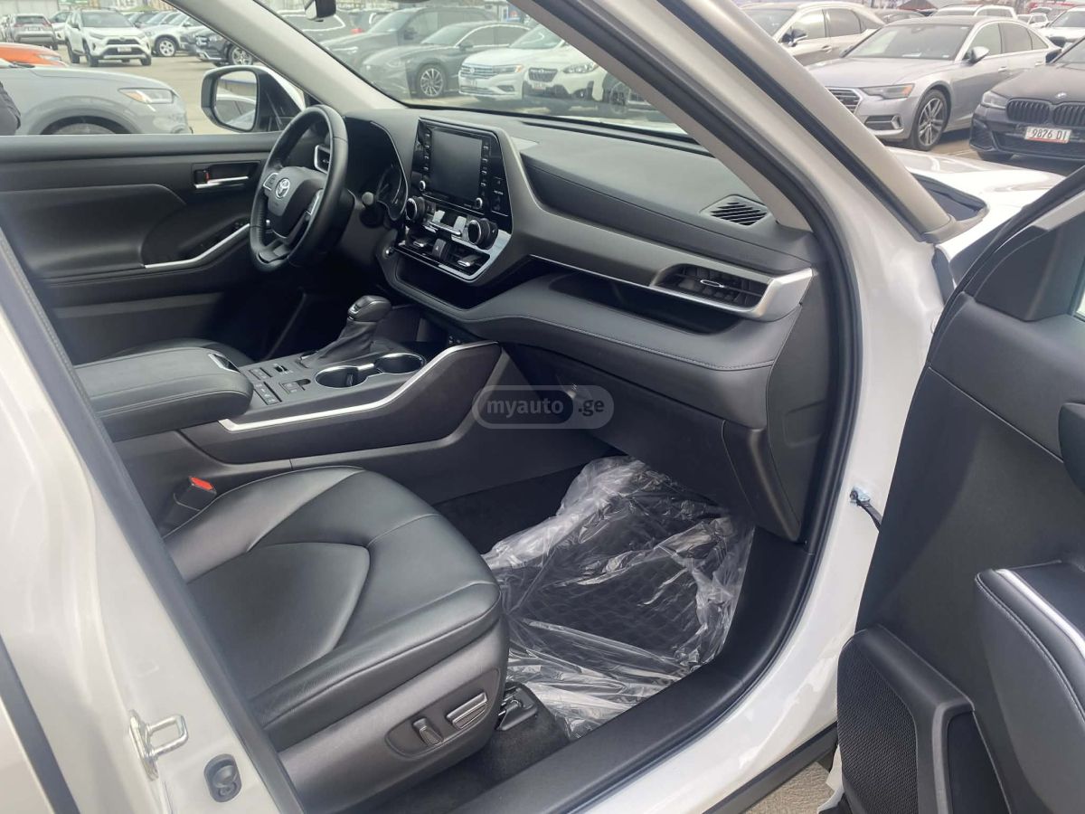 Toyota XLE 4dr All-Wheel Drive Automa — миниатюра 11