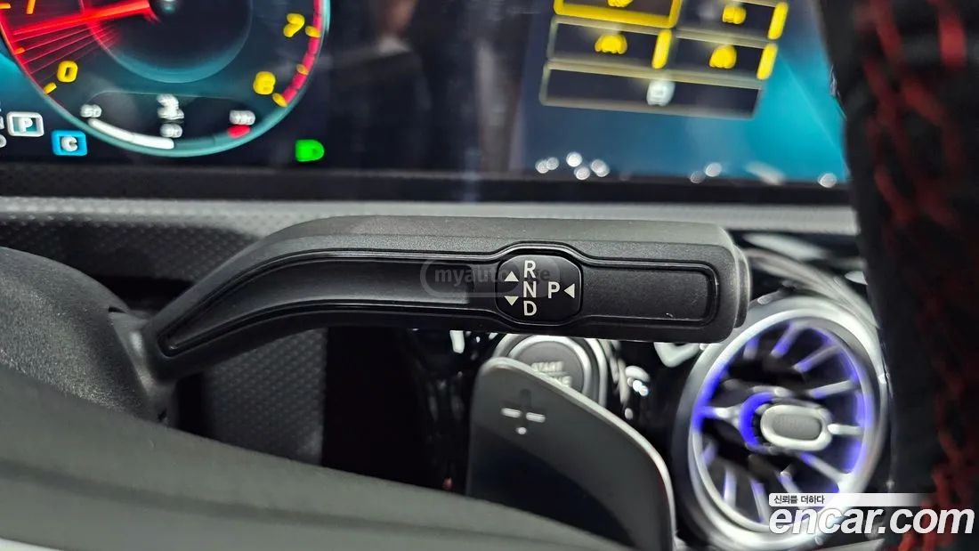 Mercedes-Benz CLA 45 AMG 2022 — миниатюра 9