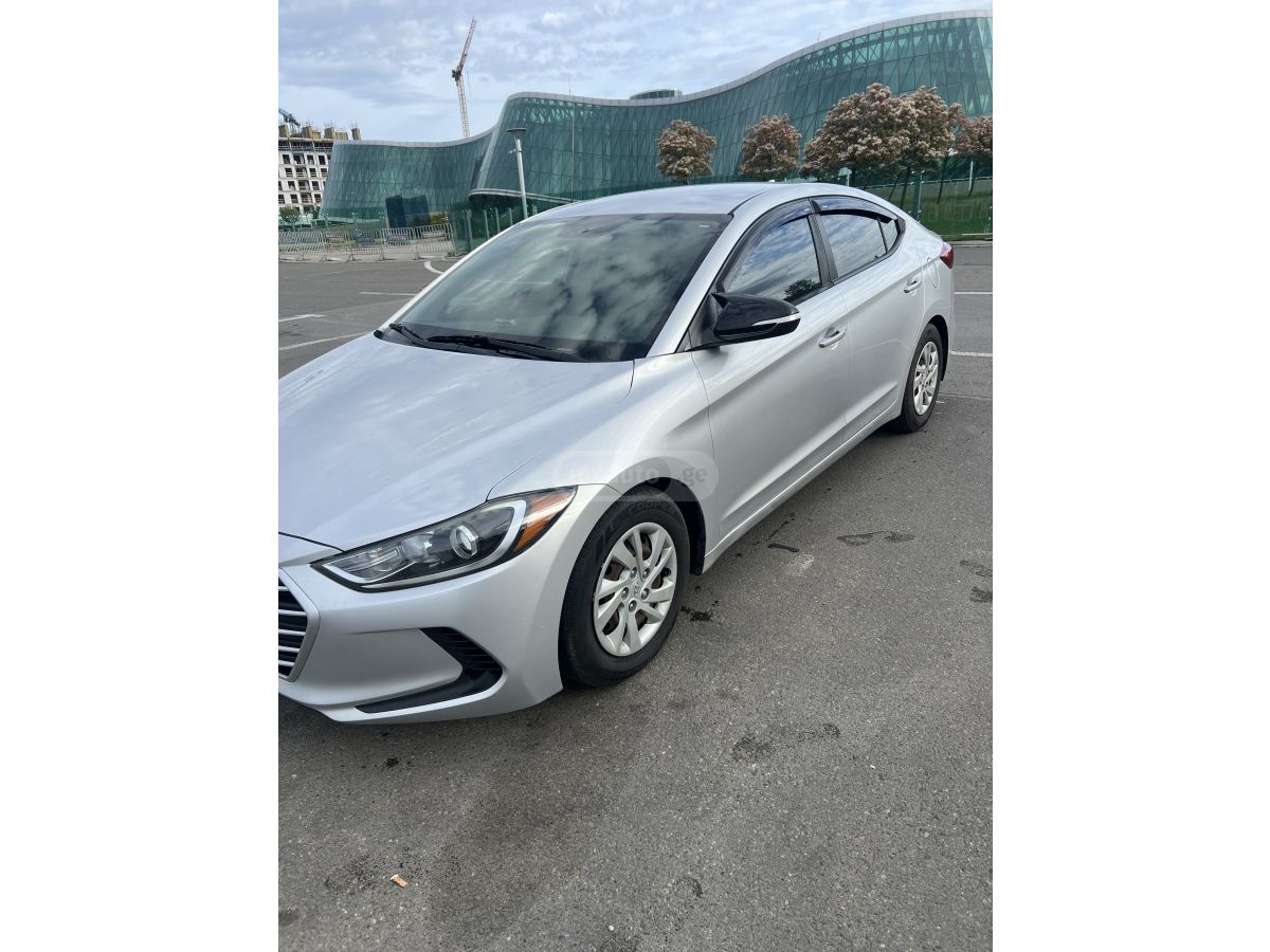 Hyundai Elantra - фото 2