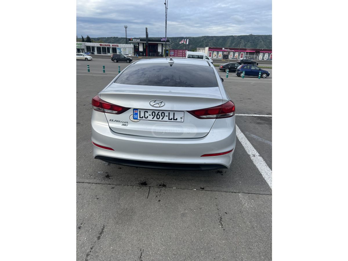 Hyundai Elantra - фото 3