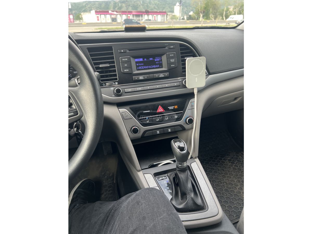 Hyundai Elantra - фото 7