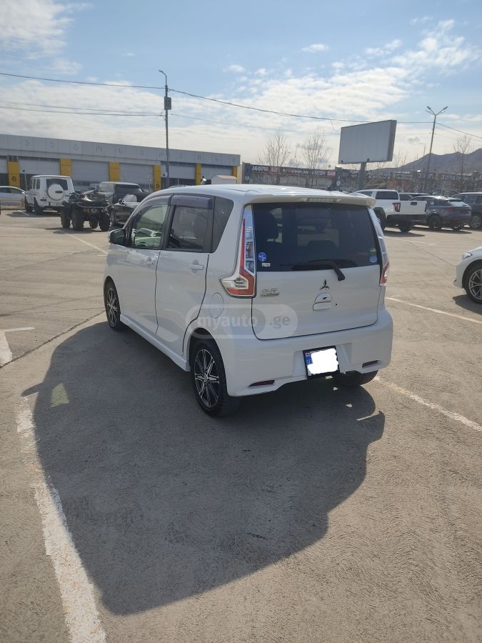 Mitsubishi EK Wagon - фото 5