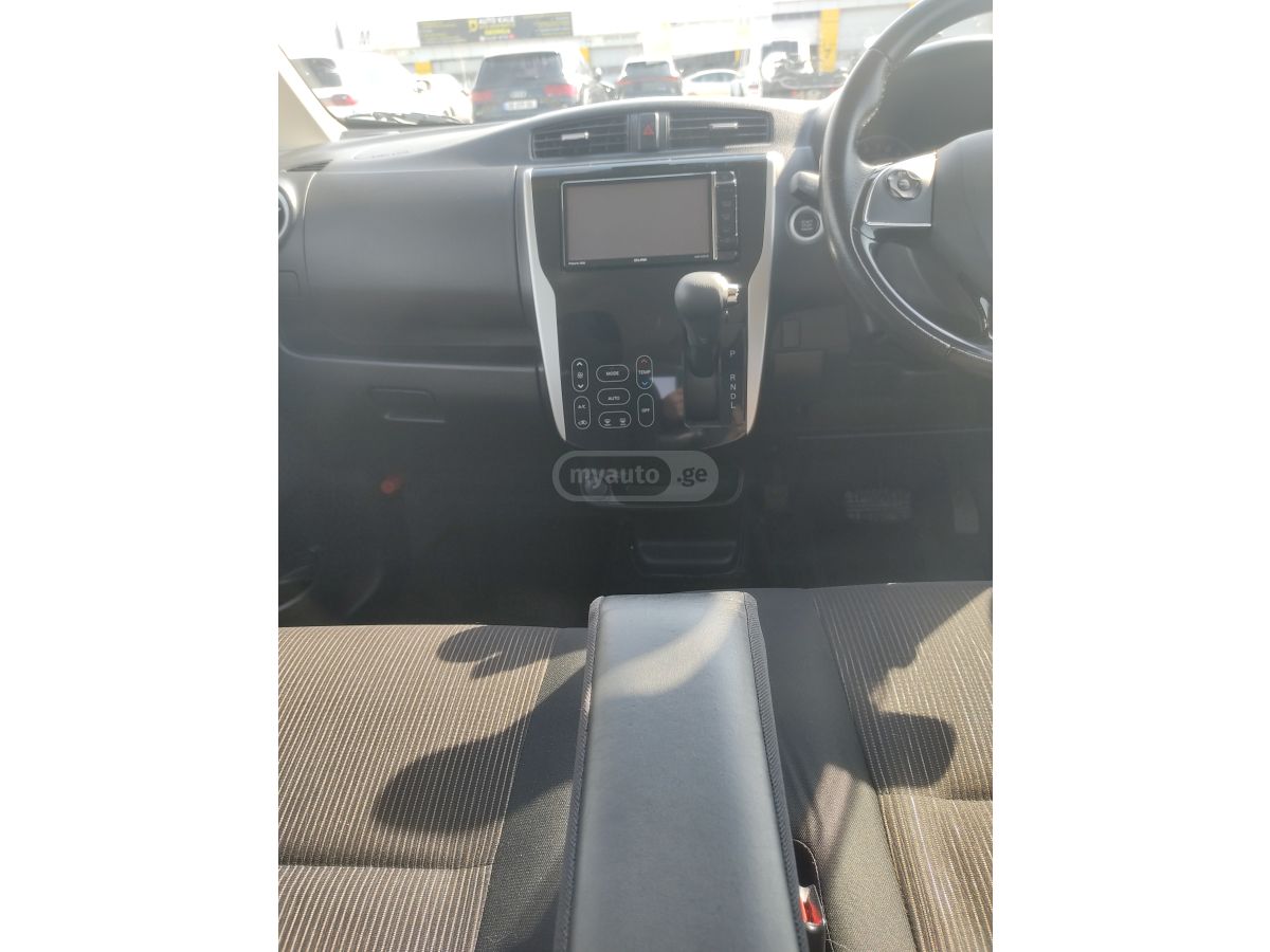 Mitsubishi EK Wagon - фото 9