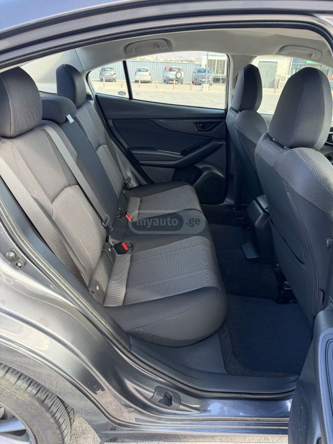 Subaru Base 4dr All-Wheel Drive Sedan — миниатюра 13