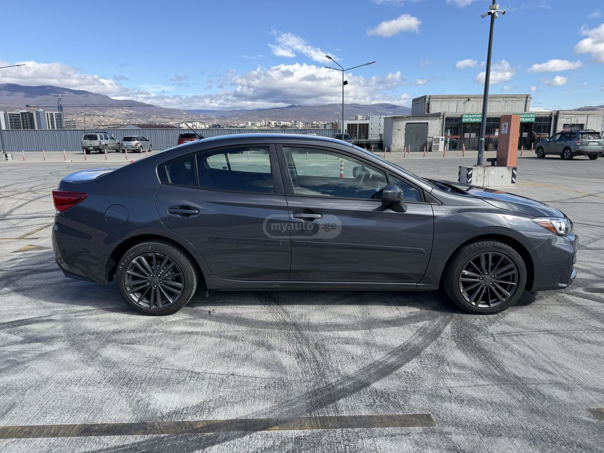 Subaru Base 4dr All-Wheel Drive Sedan — миниатюра 8