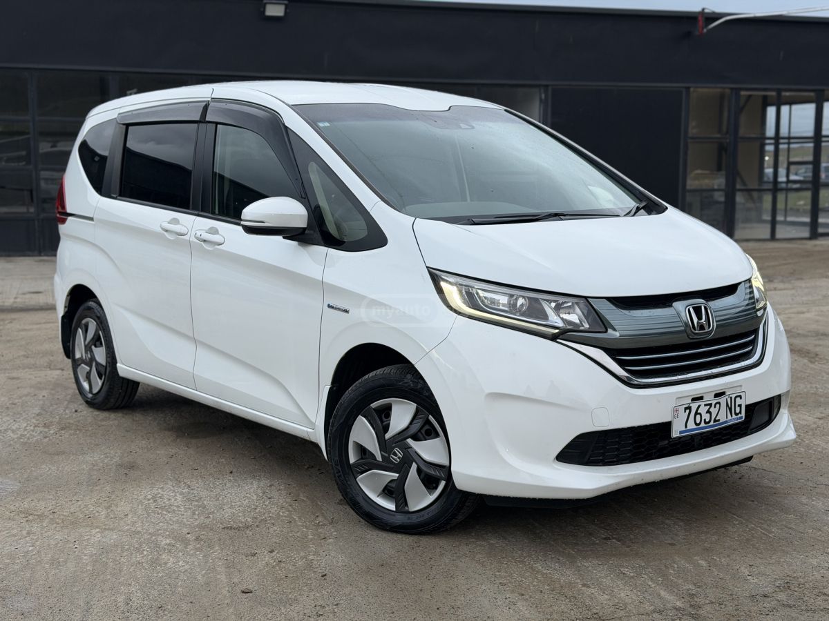 Honda Freed - фото 1