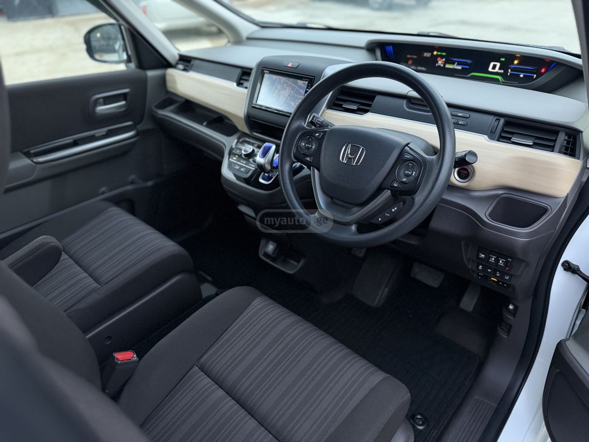 Honda Freed - фото 11