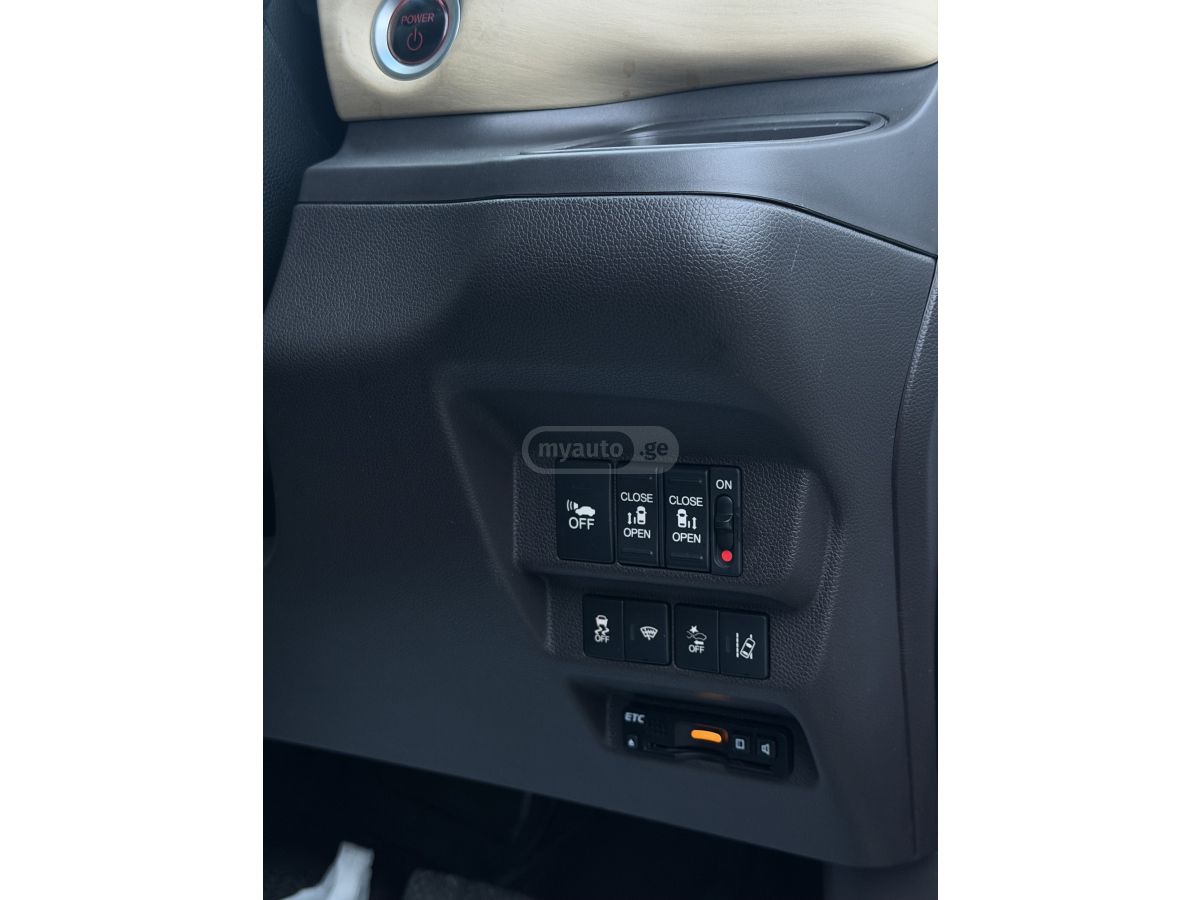 Honda Freed - фото 14