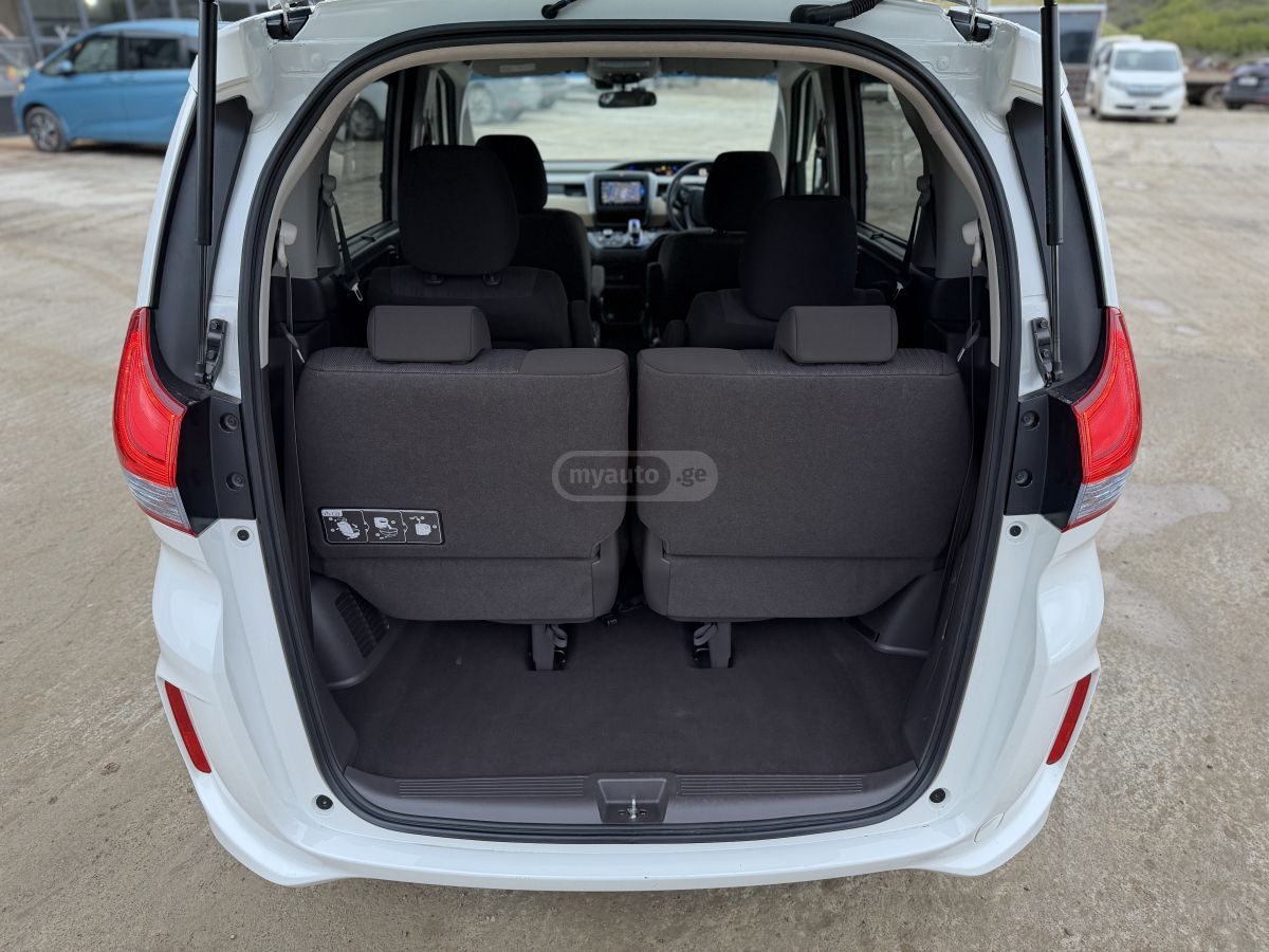 Honda Freed - фото 9