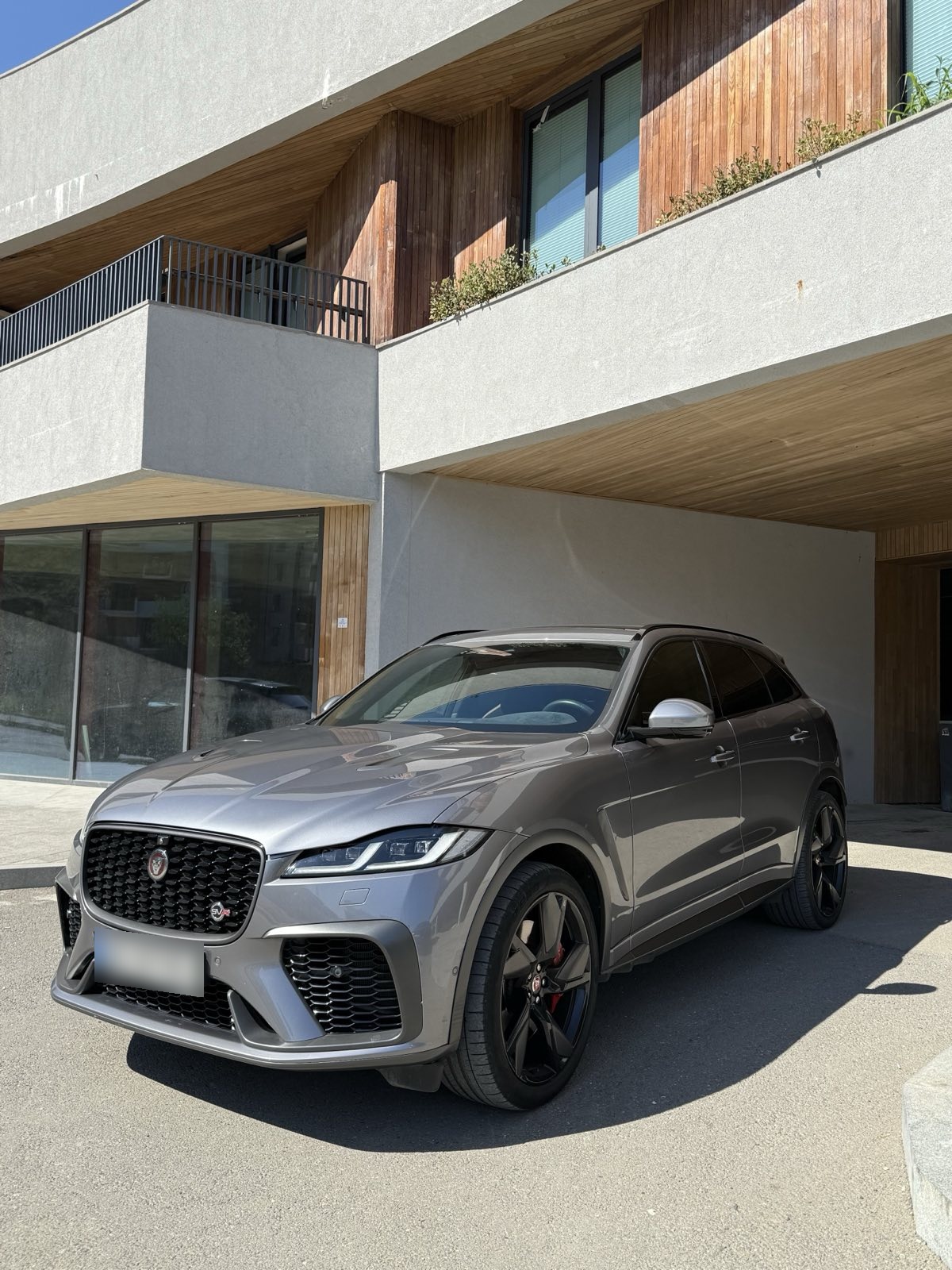 Jaguar F-Pace - фото 2