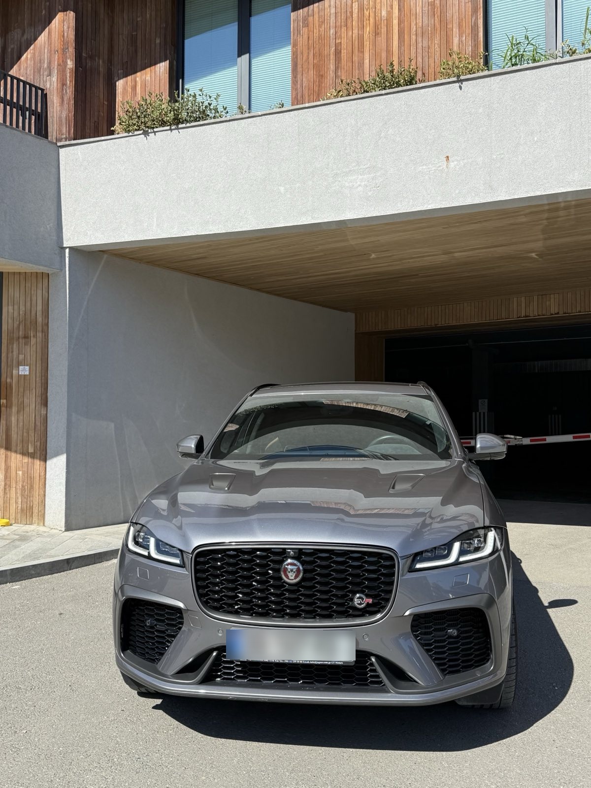 Jaguar F-Pace - фото 4