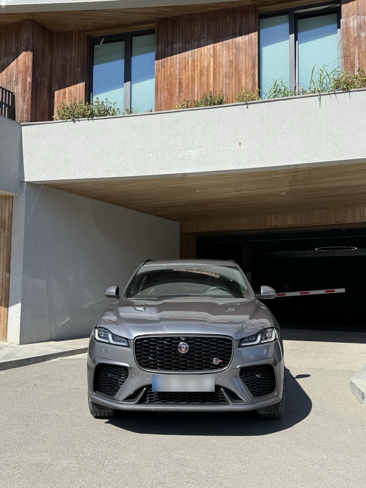 Jaguar F-Pace - фото 5