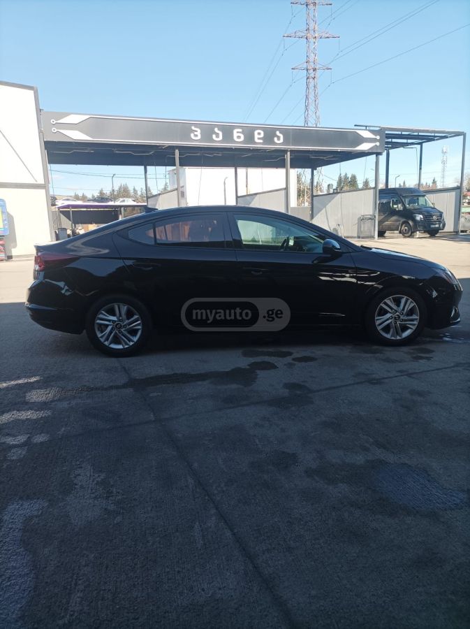 Hyundai Elantra - фото 4