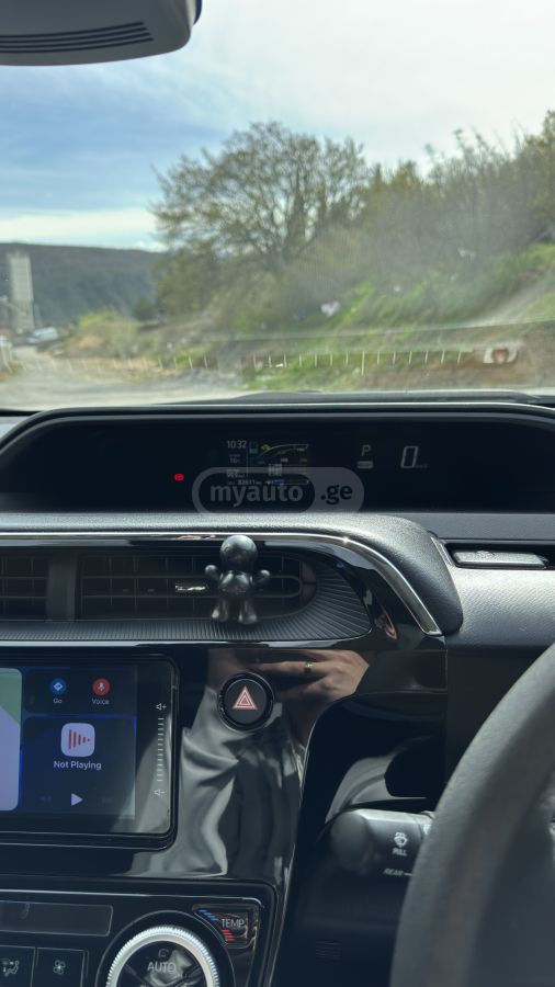 Toyota Aqua - фото 12