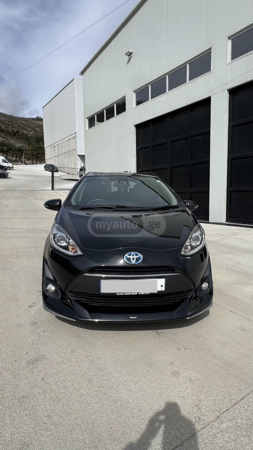 Toyota Aqua - фото 2