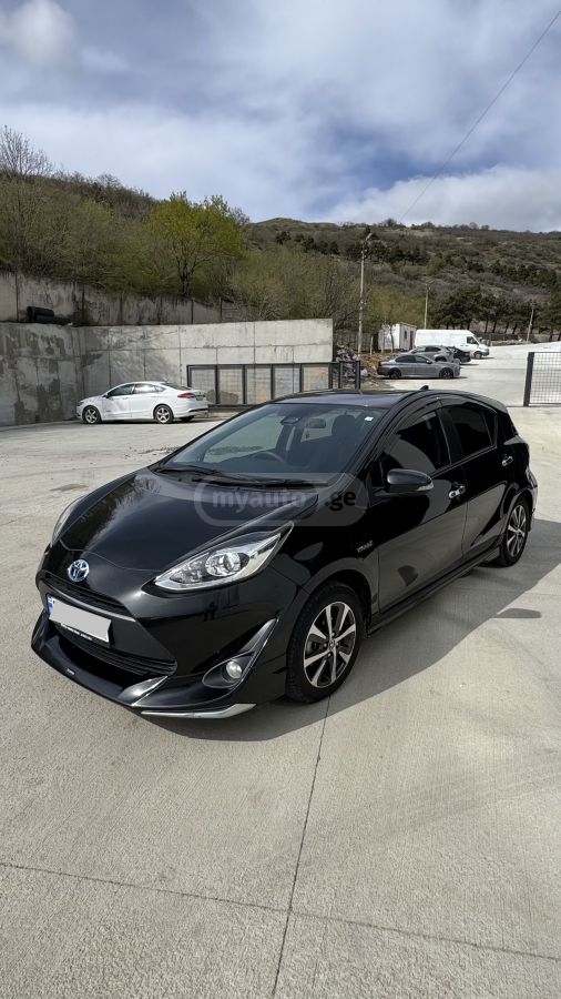 Toyota Aqua - фото 3