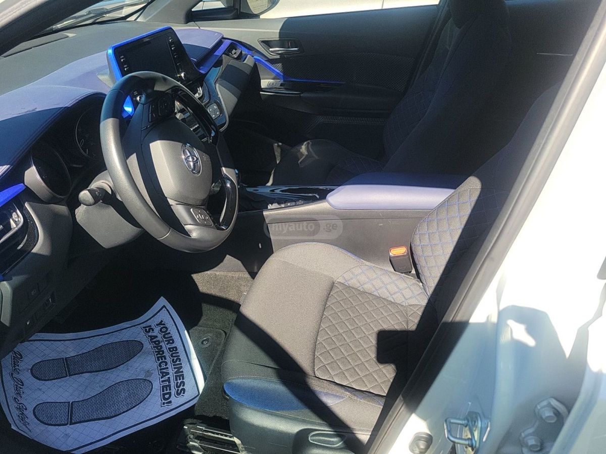 Toyota CHR - фото 7