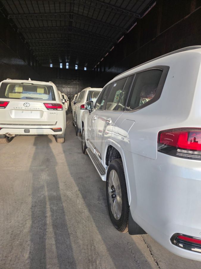 Toyota Land Cruiser 300 GXR — миниатюра 2