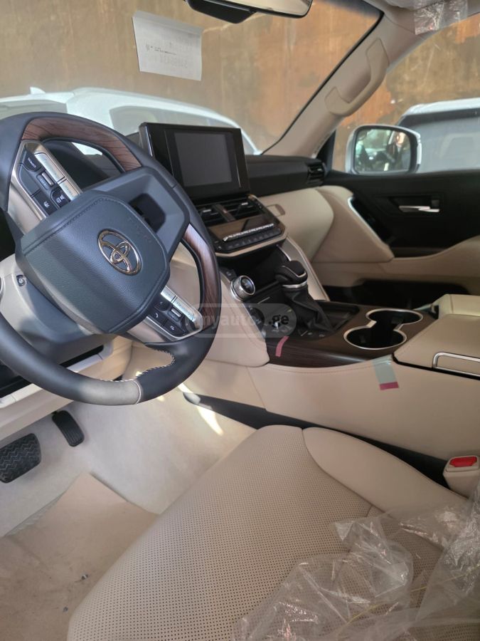 Toyota Land Cruiser 300 GXR — миниатюра 3