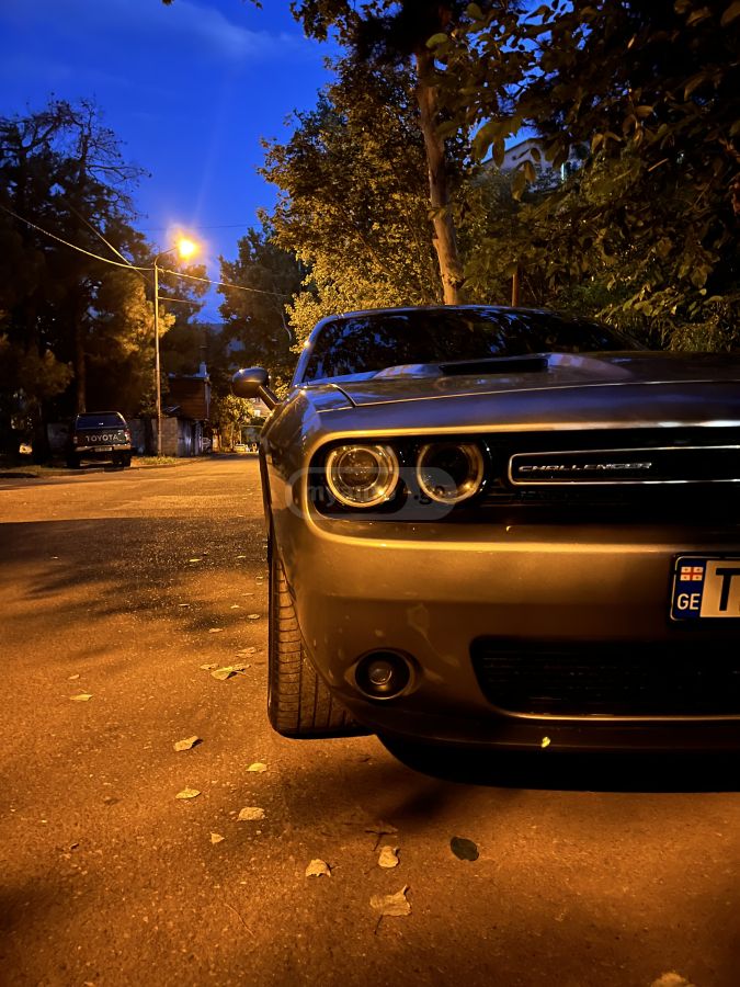 Dodge Challenger - фото 3