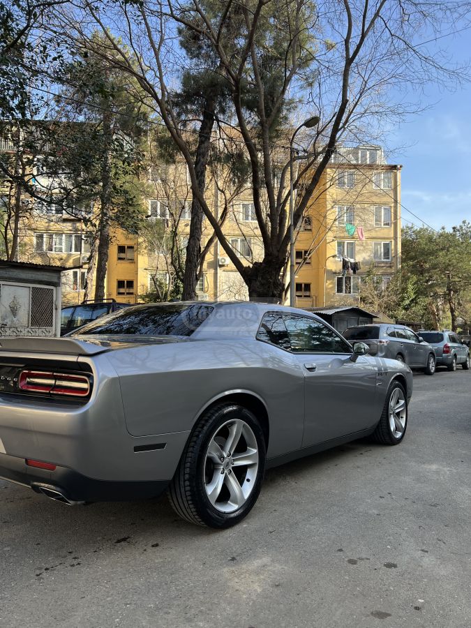 Dodge Challenger - фото 7