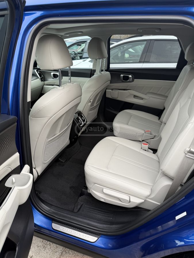 Kia Sorento - фото 7