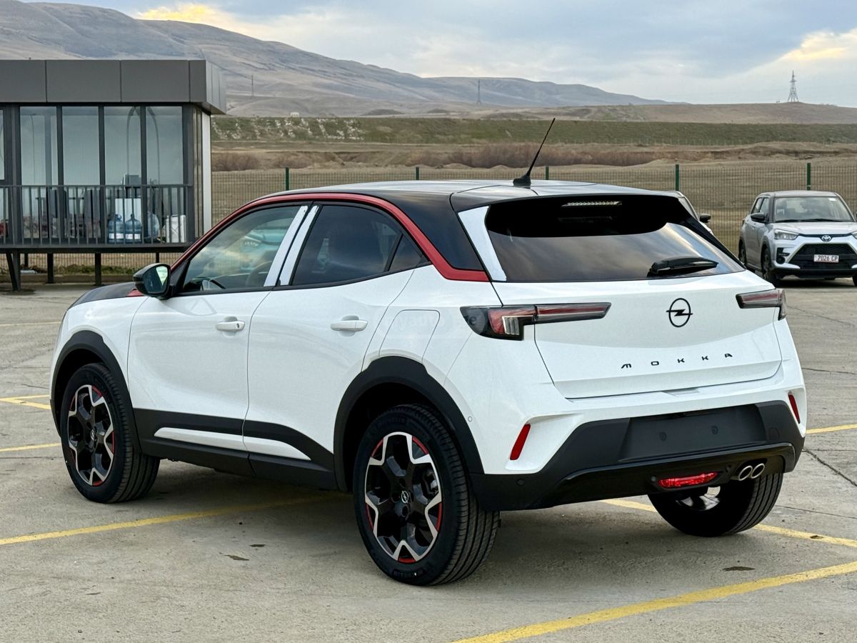 Opel ULTIMATE — миниатюра 4