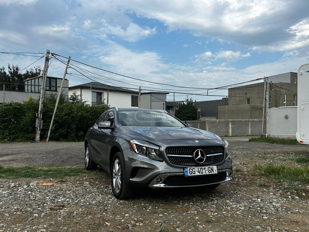 Mercedes-BenzGLA 2502015