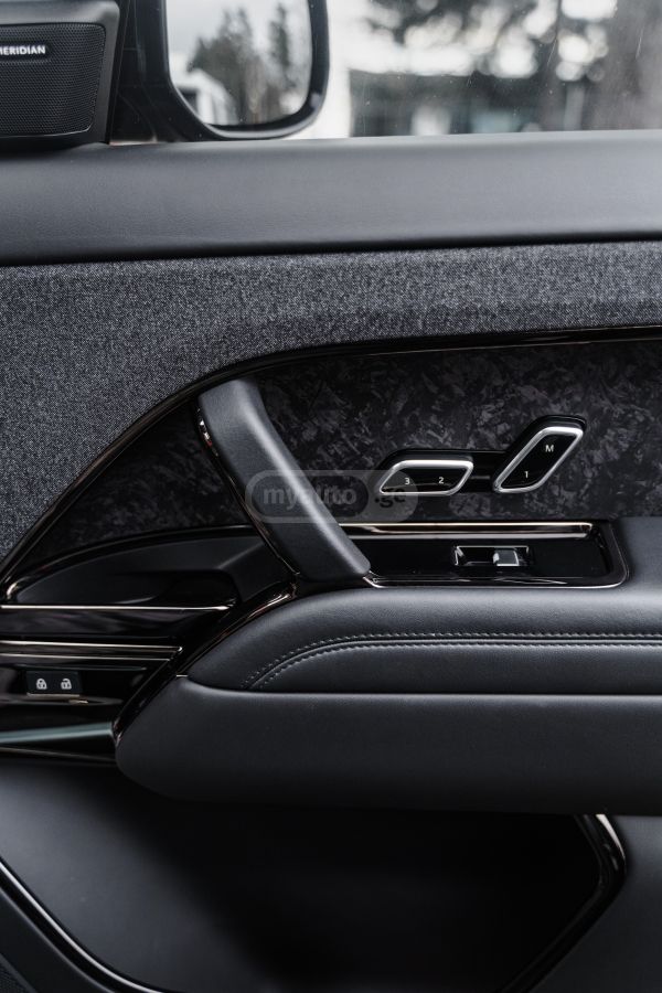 Land Rover Autobiography 4dr 4x4 Automati — миниатюра 13