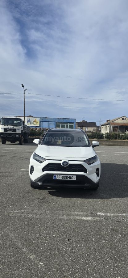 Toyota RAV 4 - фото 1