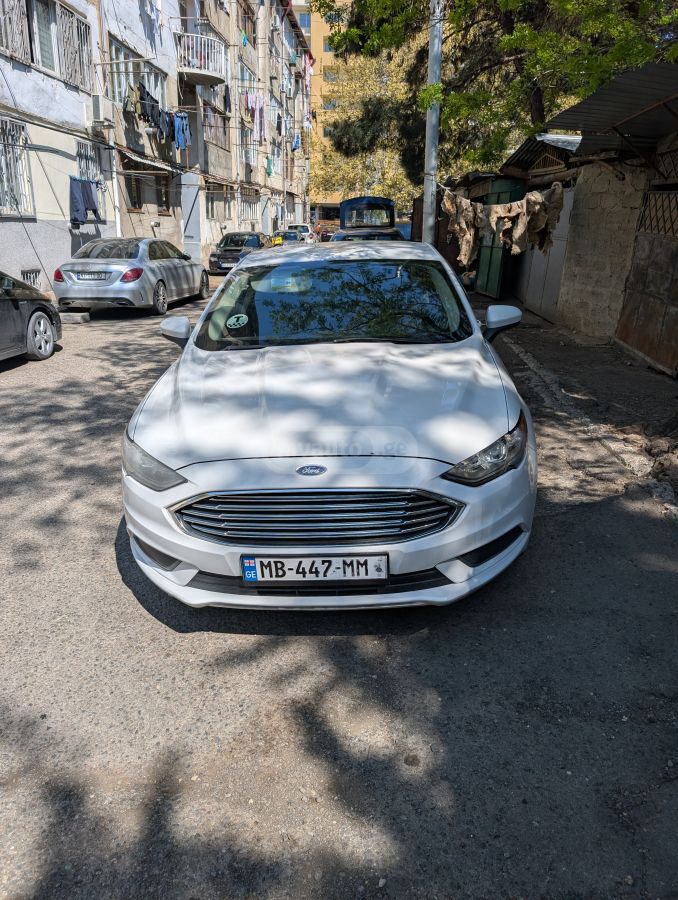 Ford Fusion - фото 1