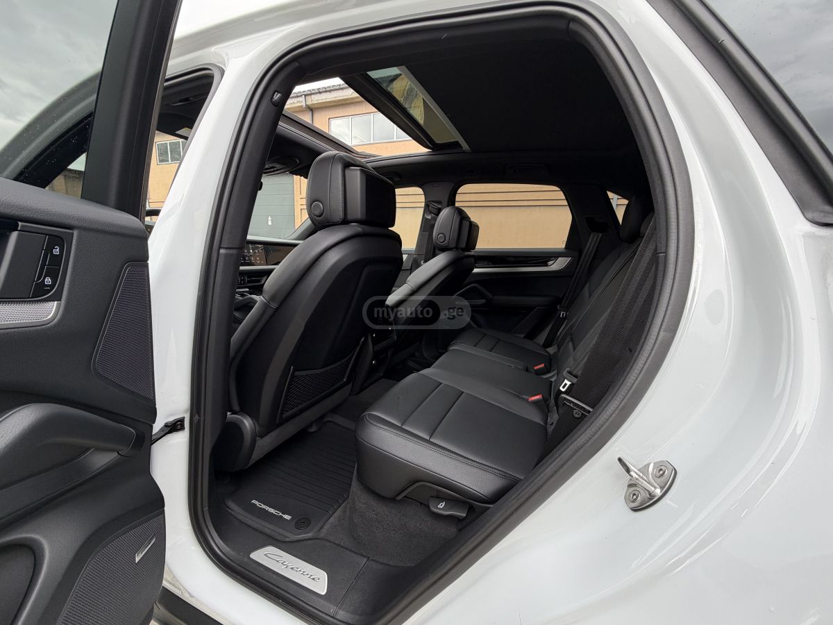 Porsche Cayenne 2024 — миниатюра 10