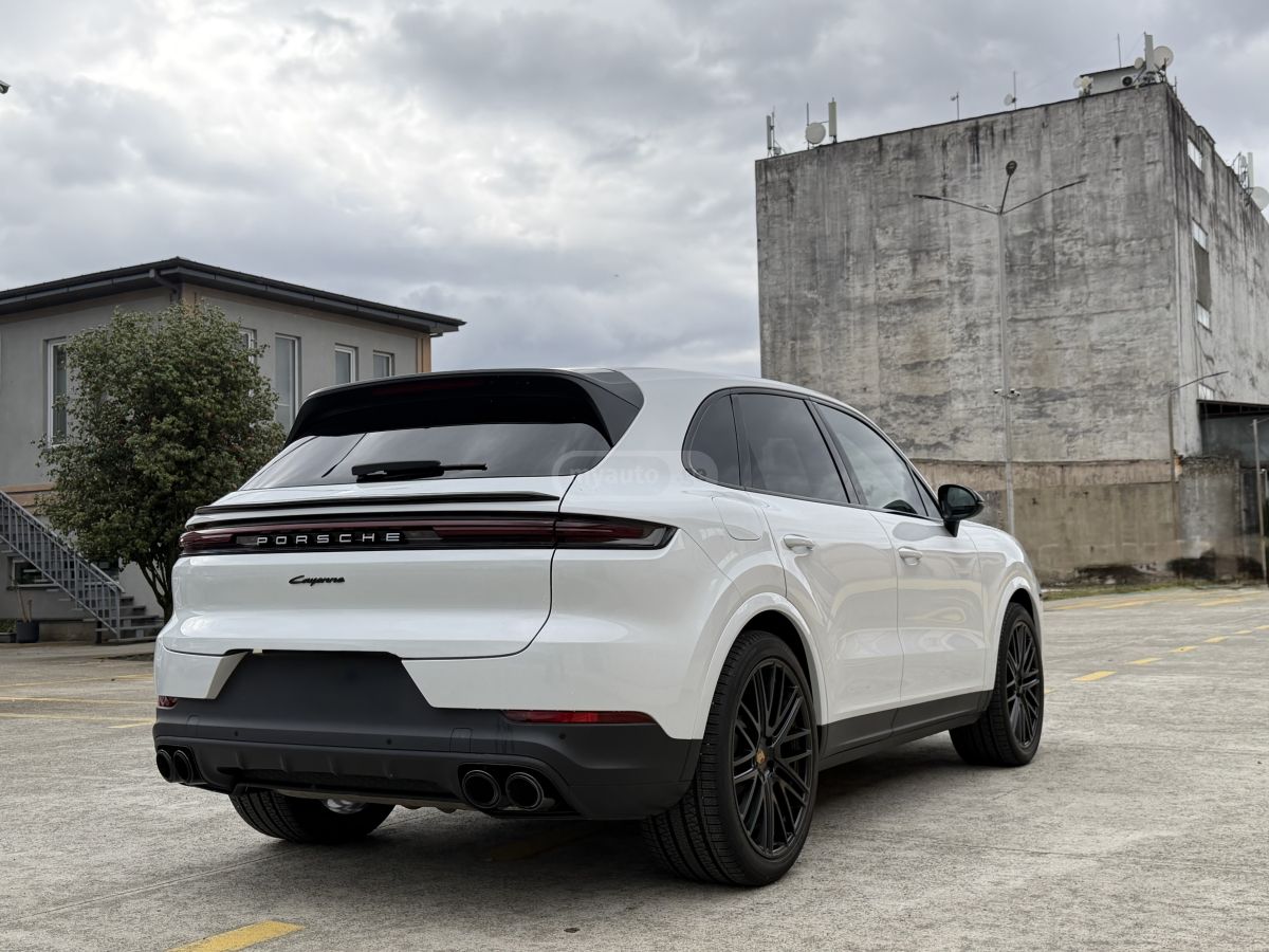 Porsche Cayenne 2024 — миниатюра 3