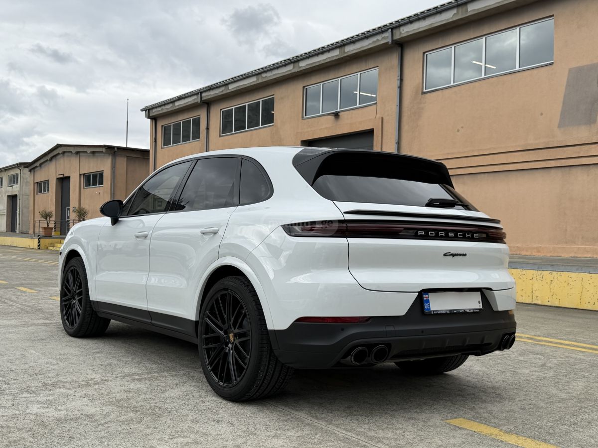 Porsche Cayenne 2024 — миниатюра 5